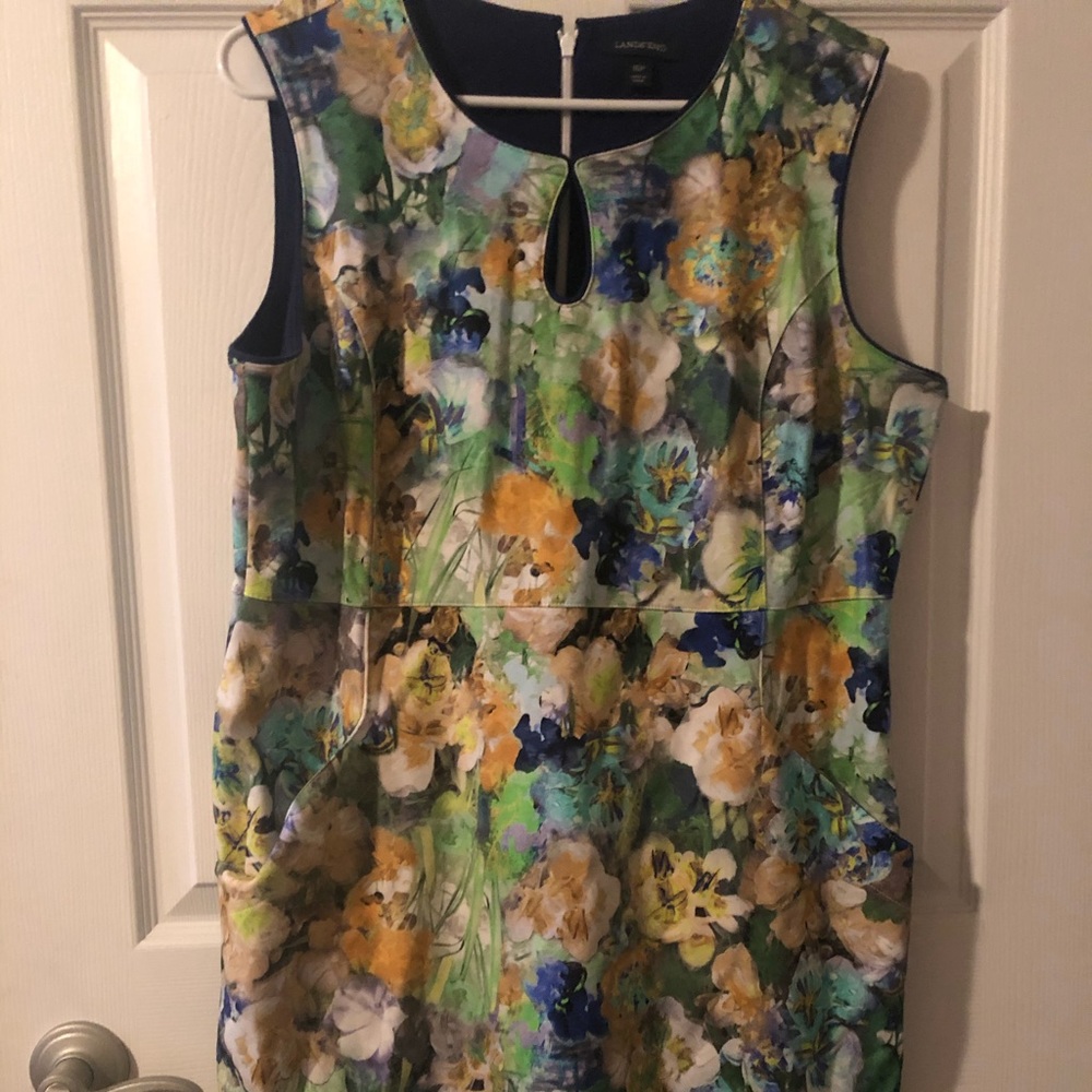 Sleeveless career dress